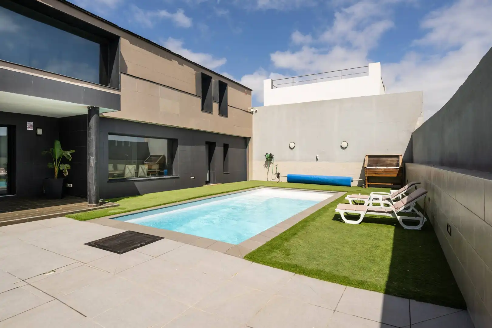 Piscina de Casa o xalet en venda en Telde amb Jardí privat, Terrassa i Traster