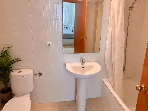Bany de Pis en venda en Eivissa amb Aire condicionat, Terrassa i Balcó