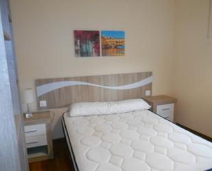 Bedroom of Flat to rent in Santiago de Compostela 