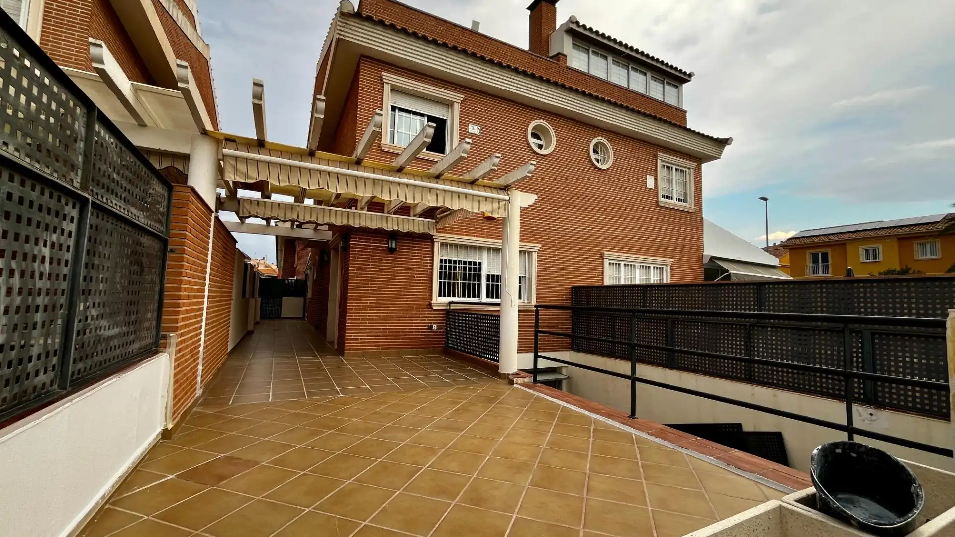 Casa a schiera con terrazza in affitto a Pedanías Oeste
