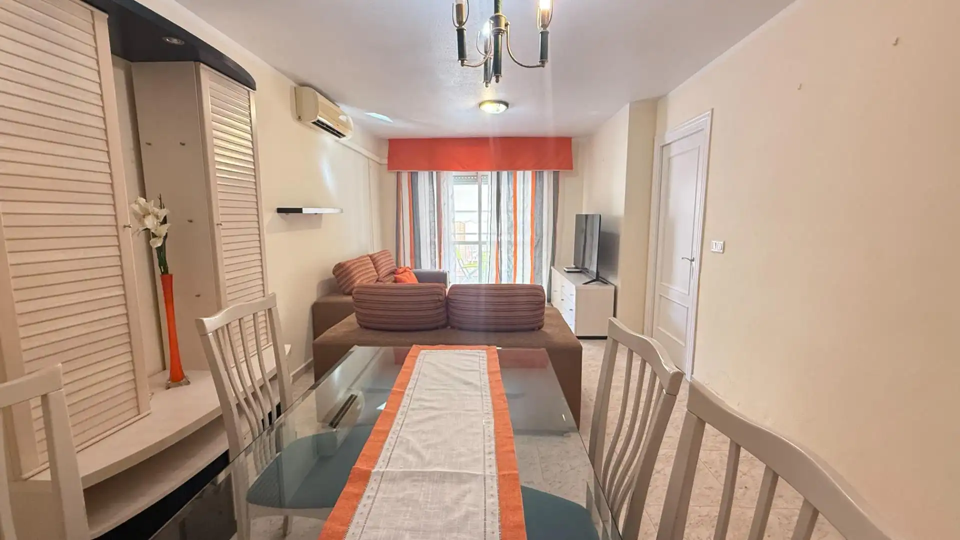Comedor de Piso de alquiler en Águilas con Aire acondicionado, Trastero y Amueblado