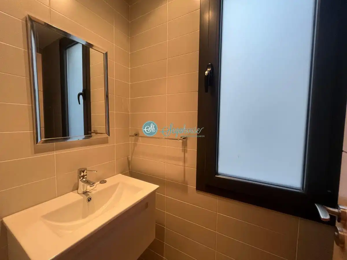 Bathroom of Flat for sale in Segovia  with Heating and Storage room