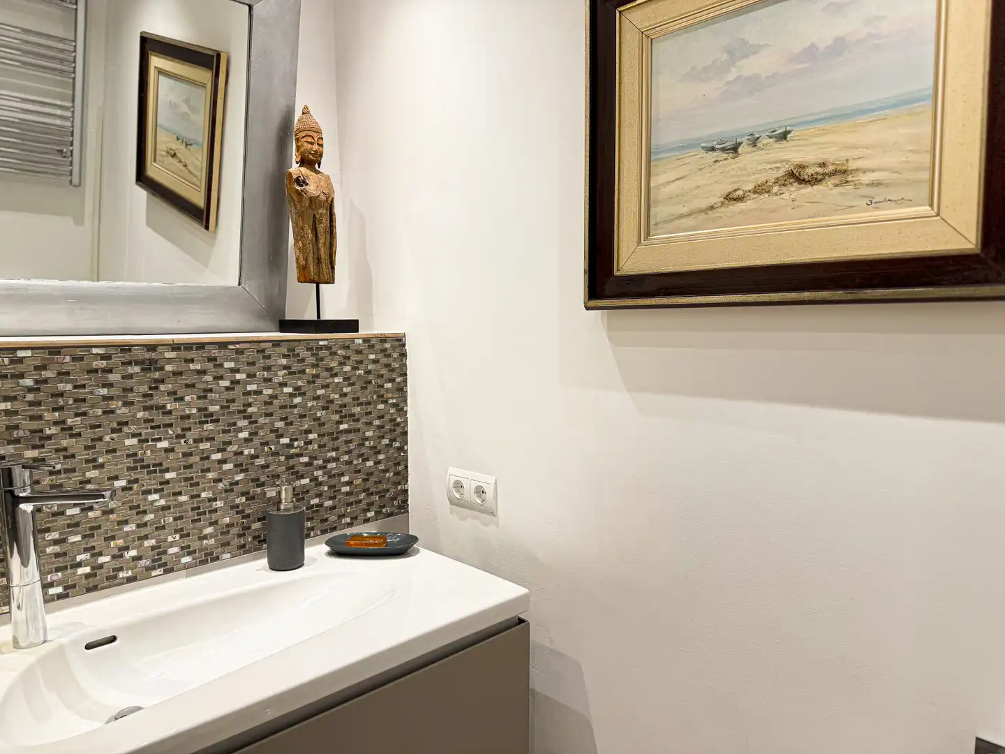 Baño de Dúplex en venta en Estepona con Aire acondicionado, Terraza y Piscina