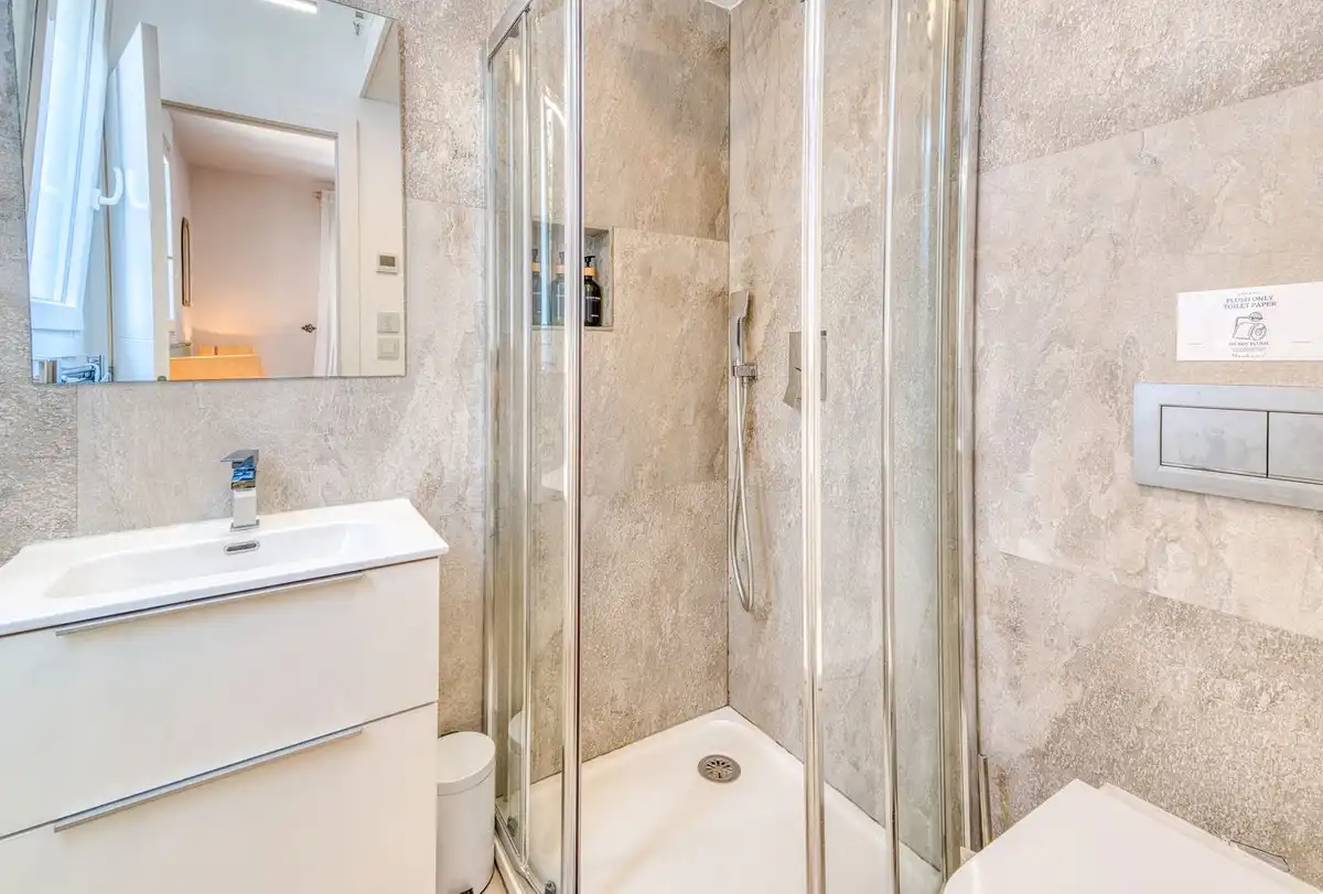 Bathroom of Houses for sale in Marbella  with Air Conditioner, Private garden and Terrace