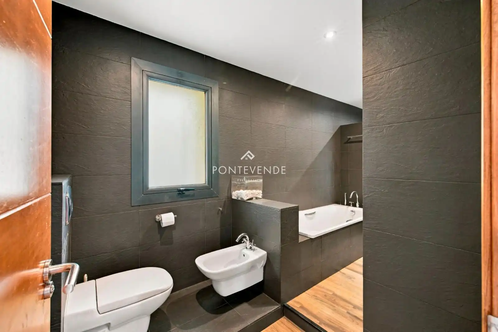 Bathroom of Flat for sale in Marín, Pontevedra