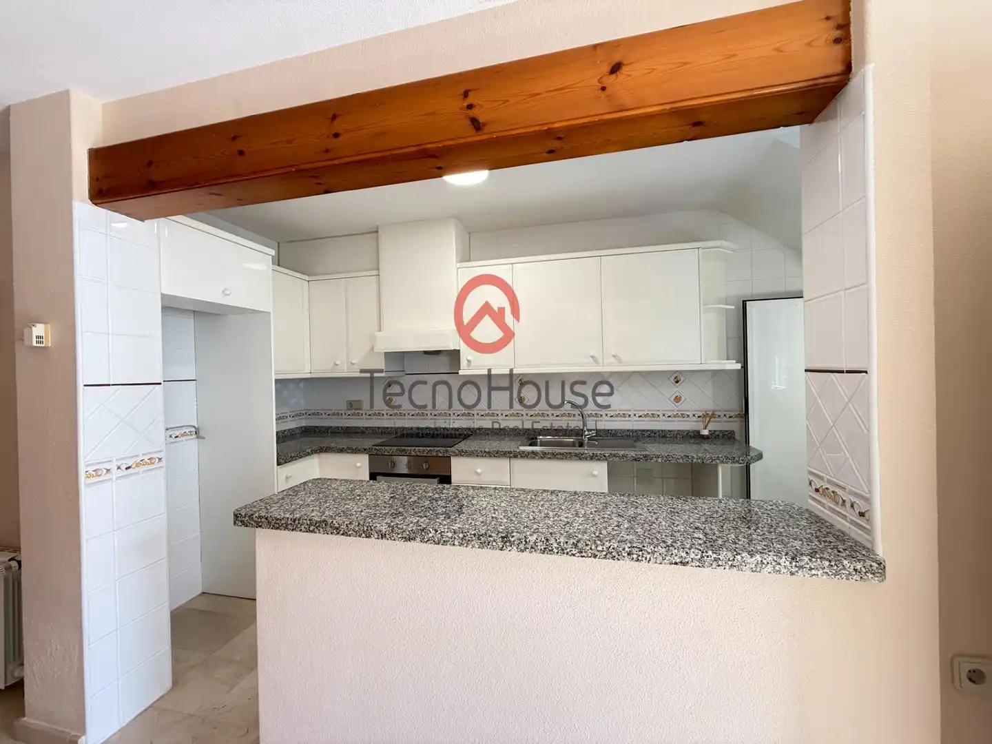 Casa a schiera con piscina in vendita a Calle Canal de la Mancha-Residencial Rioja V, imagen 8