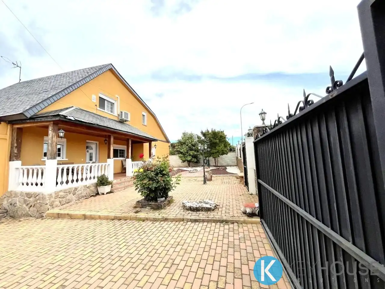 Vista exterior de Casa o chalet en venta en Villar del Olmo con Aire acondicionado, Jardín privado y Piscina