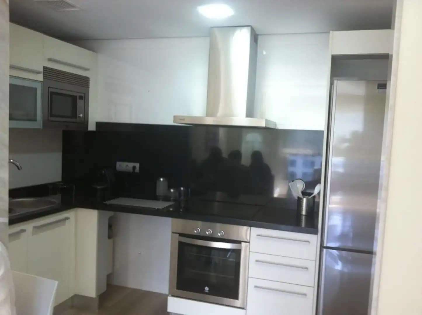 Cuina de Apartament de lloguer en Valencia amb Aire condicionat, Calefacció i Moblat