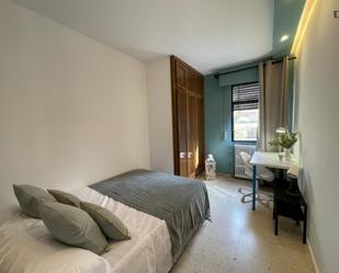 Dormitori de Apartament per a compartir en  Sevilla Capital