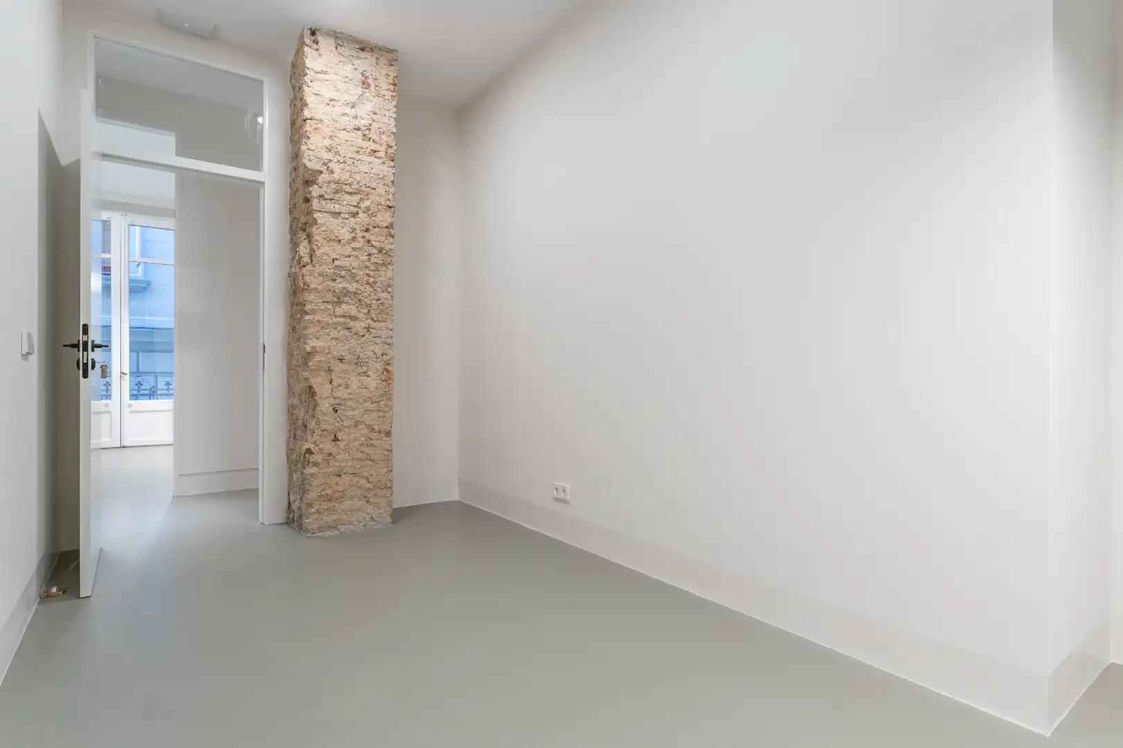 Büro zur Miete in Reus mit Klimaanlage, Heizung und Balkon