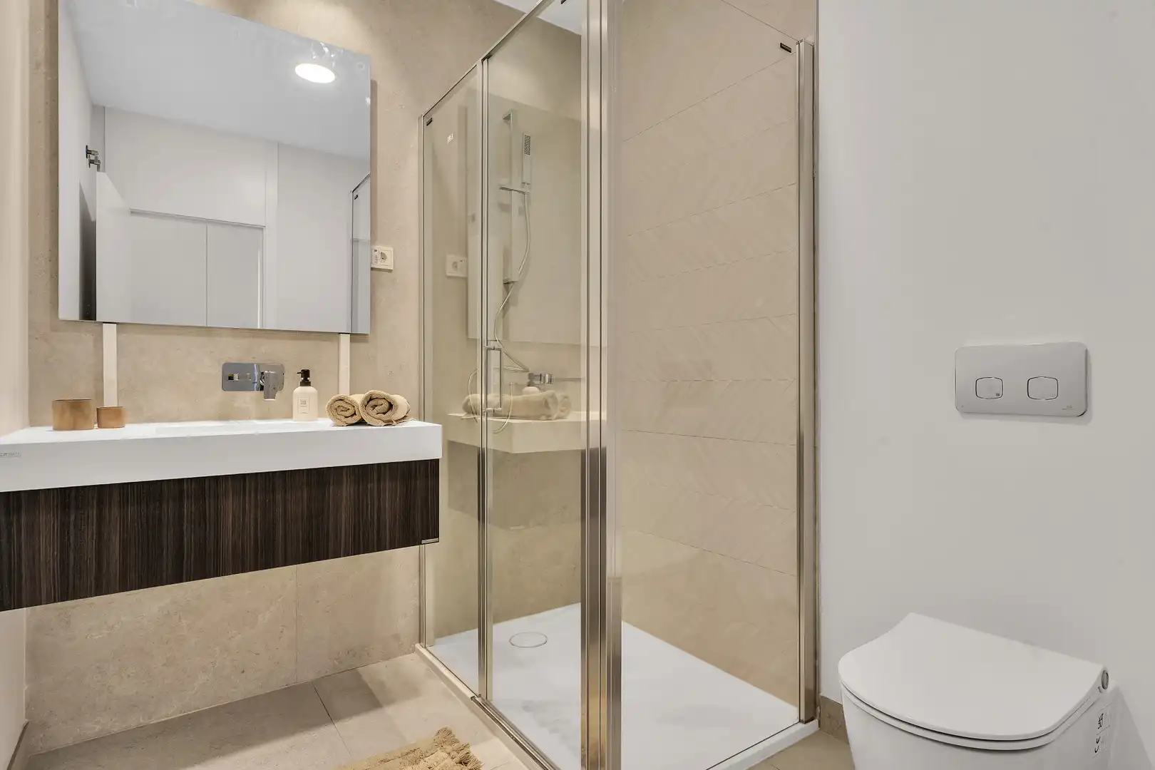 Bathroom of Ground floor for sale in Marbella  with Air Conditioner, Private garden and Terrace