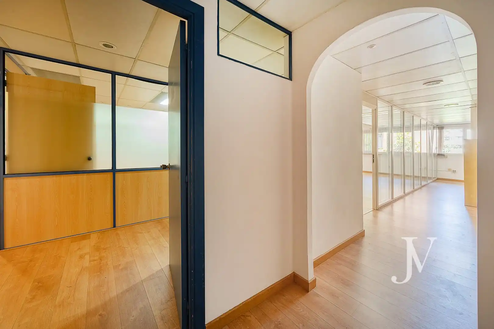 Office for sale in Madrid  with Air Conditioner, Heating and Internet