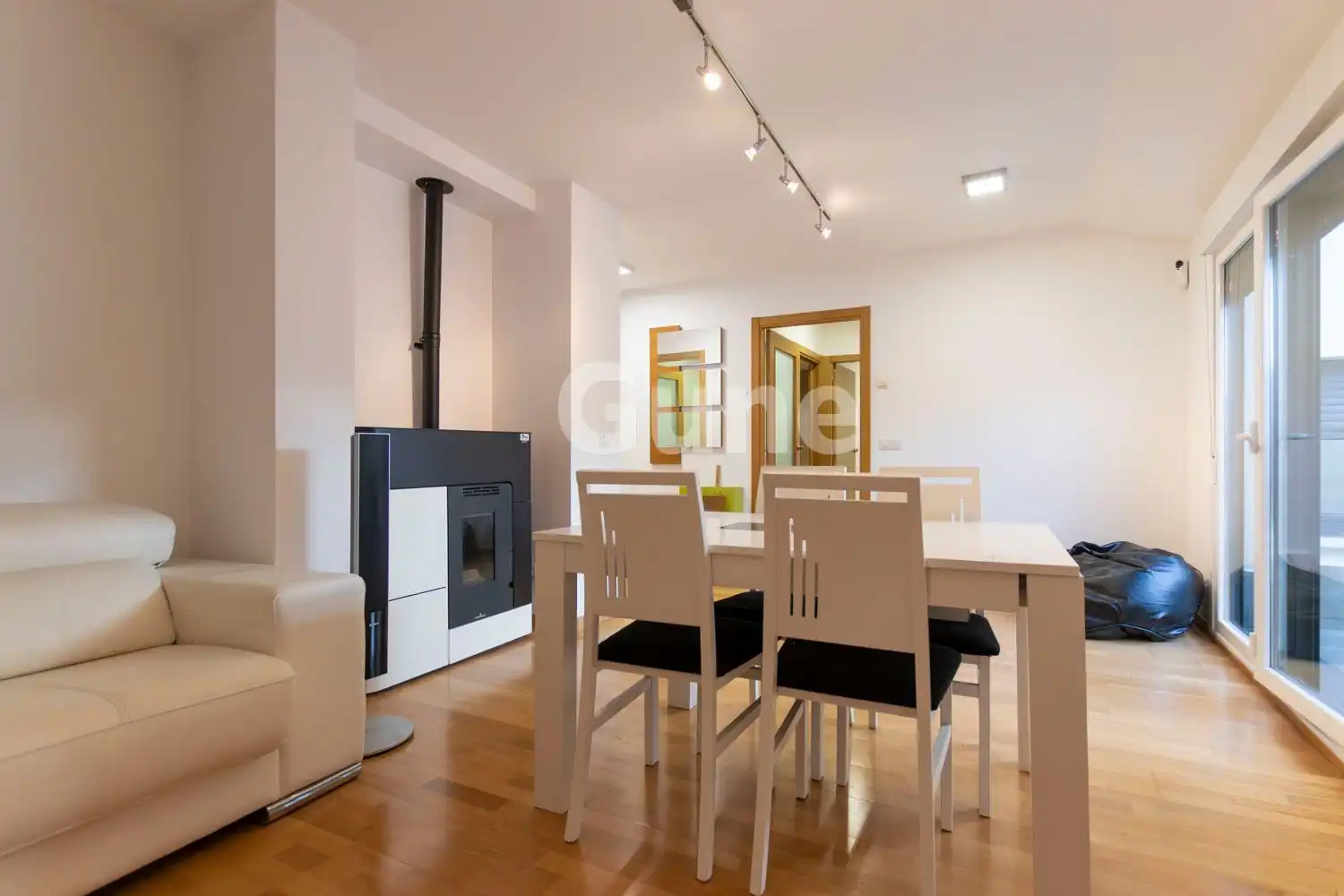 Sala de estar de Ático en venta en Ataun con Calefacción, Terraza y Trastero