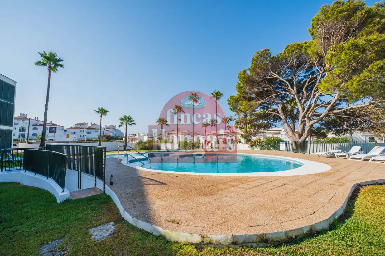 Piscina de Apartament en venda en Ciutadella de Menorca amb Moblat