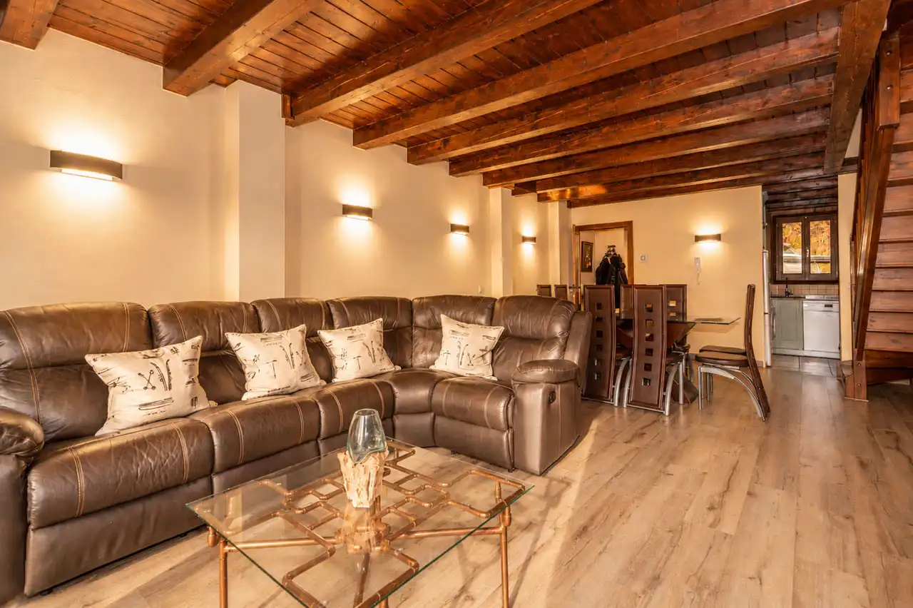 Sala de estar de Dúplex en venta en Vielha e Mijaran con Calefacción, Jardín privado y Parquet