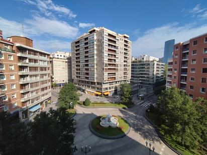 Vista exterior de Pis en venda en Bilbao 