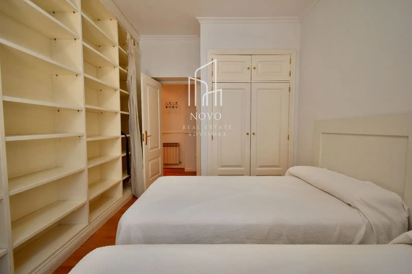 Schlafzimmer von Wohnung zur Miete in Madrid mit Heizung, Terrasse und Möbliert