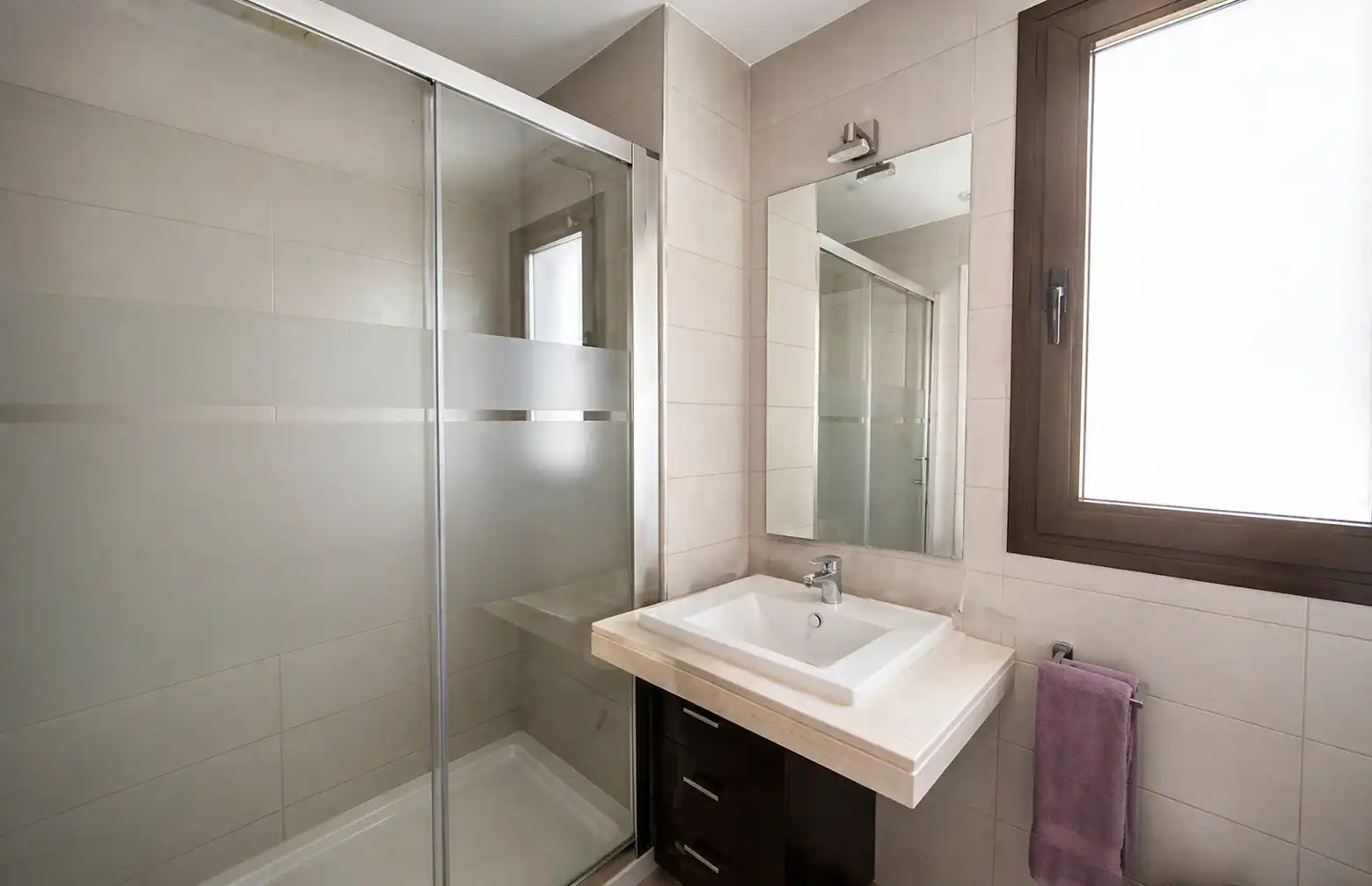 Bathroom of Flat for sale in Málaga  with Air Conditioner, Heating and Oven