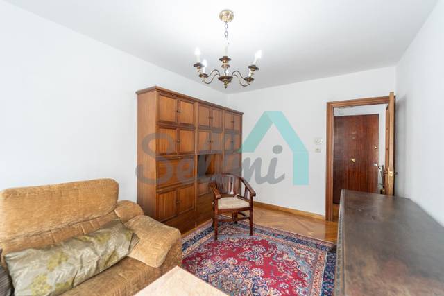 Piso en Alquiler en Melquiades Álvarez en Salesas - Foncalada - Campoamor