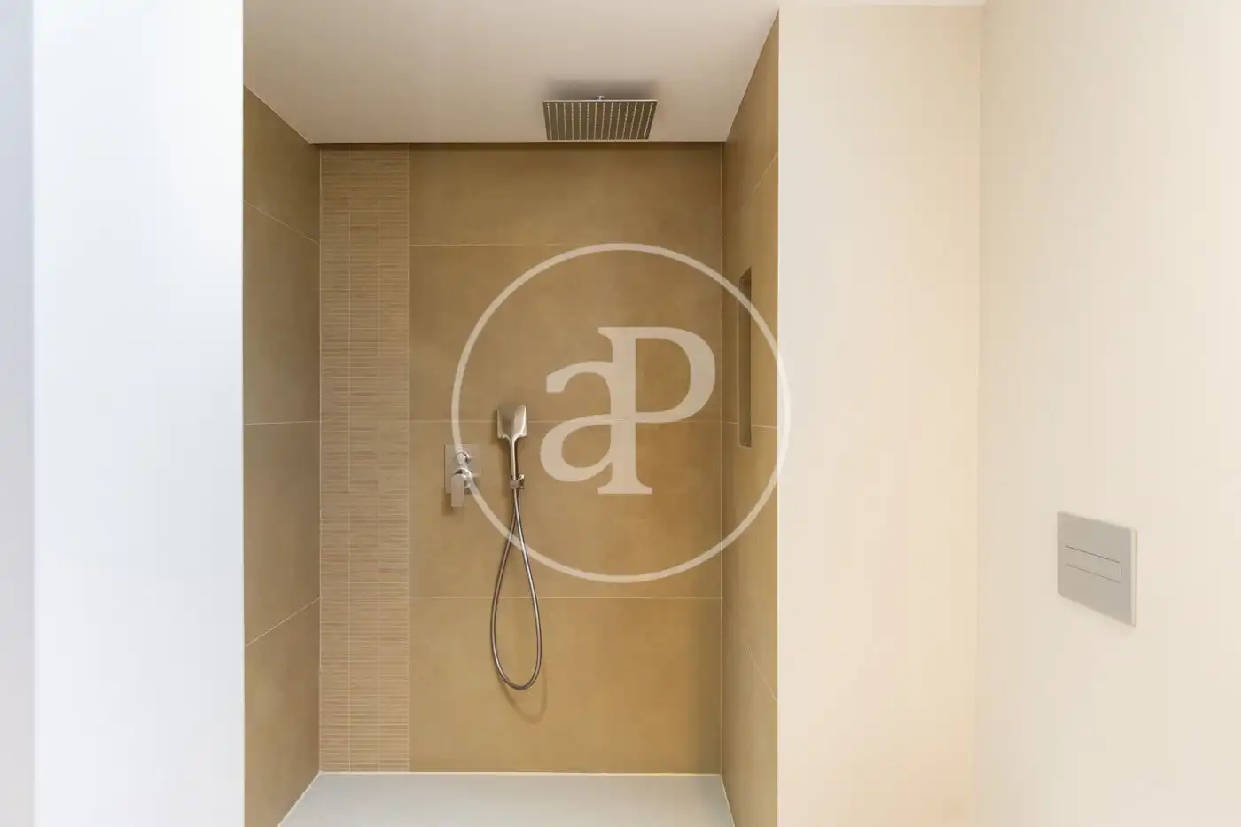 Badezimmer von Wohnung zur Miete in  Palma de Mallorca mit Klimaanlage, Heizung und Terrasse