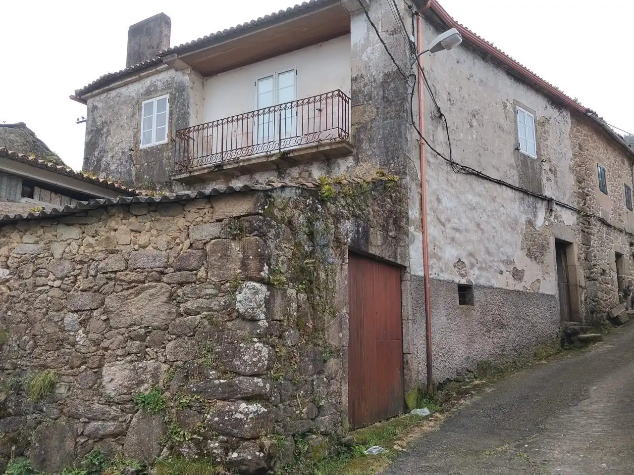 Casa rústica amb jardí en venda a lg beiro