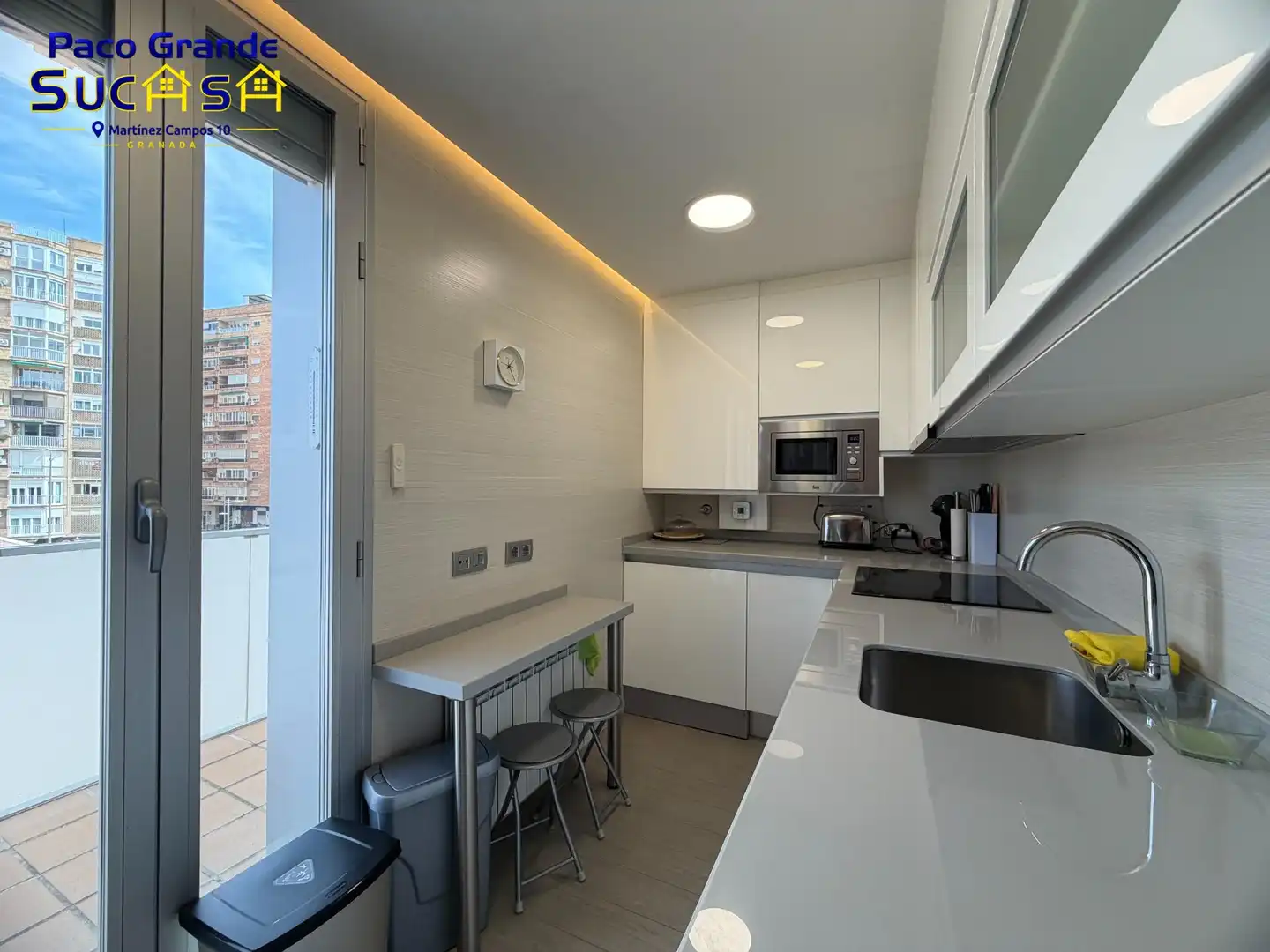 Kitchen of Flat for rent in Granada  with Air Conditioner, Heating and Parquet flooring