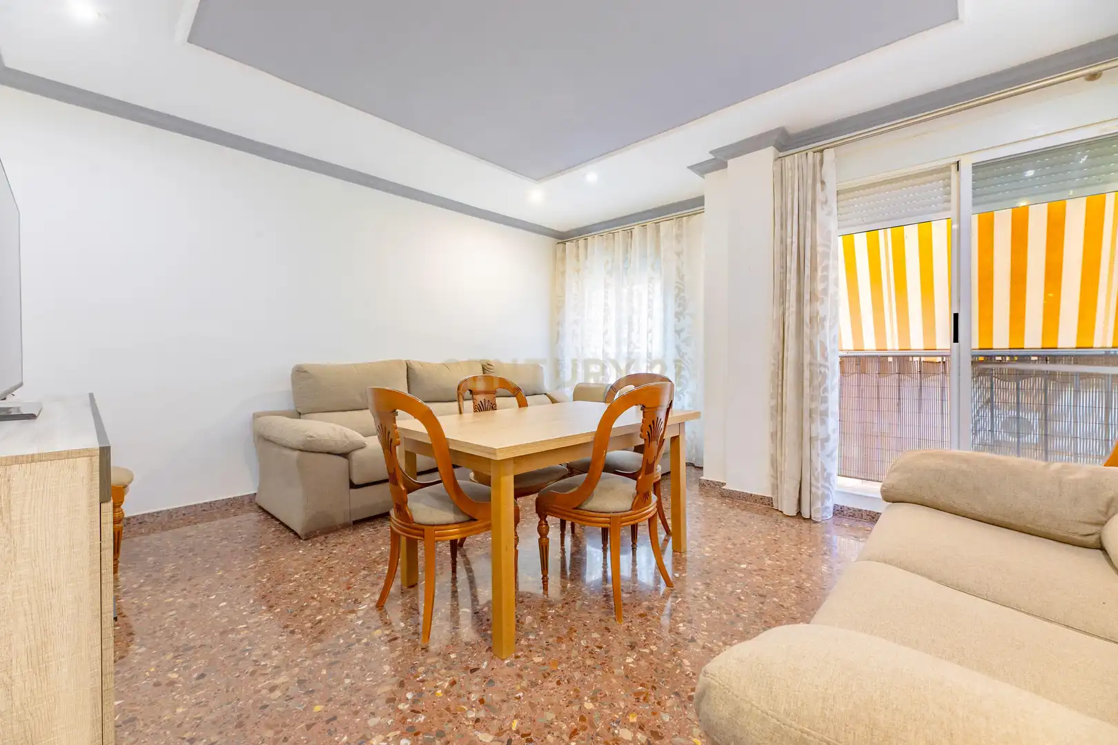 Sala de estar de Apartamento en venta en Camí Reial 
