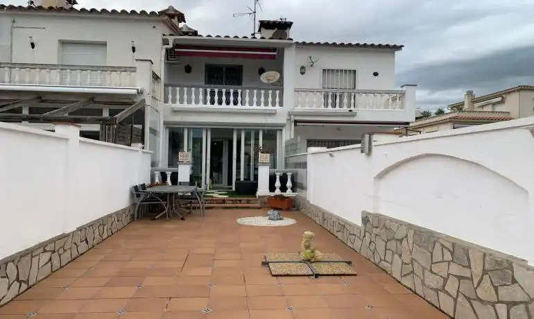 Casa pareada con jardín en venta en Carmençó, imagen 3