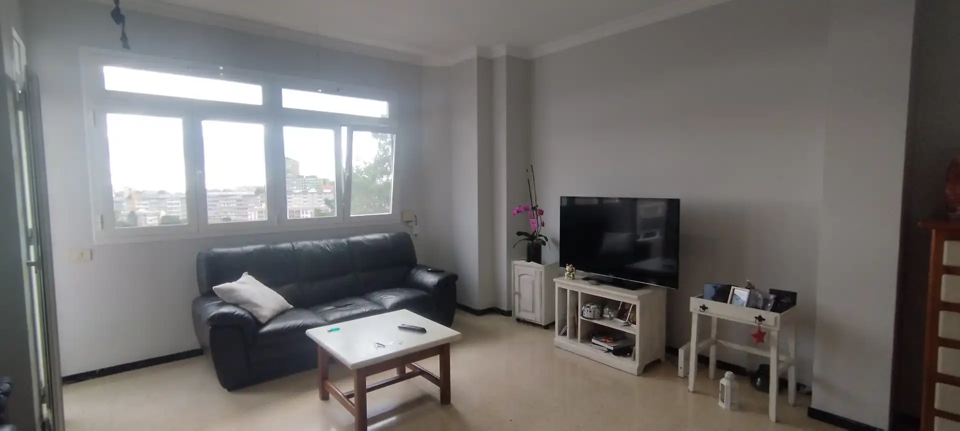 Sala d'estar de Pis en venda en Las Palmas de Gran Canaria amb Aire condicionat i Balcó