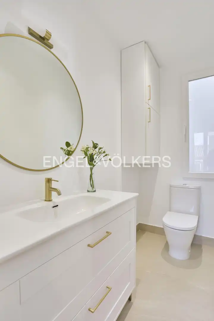 Badezimmer von Wohnung zur Miete in Centro