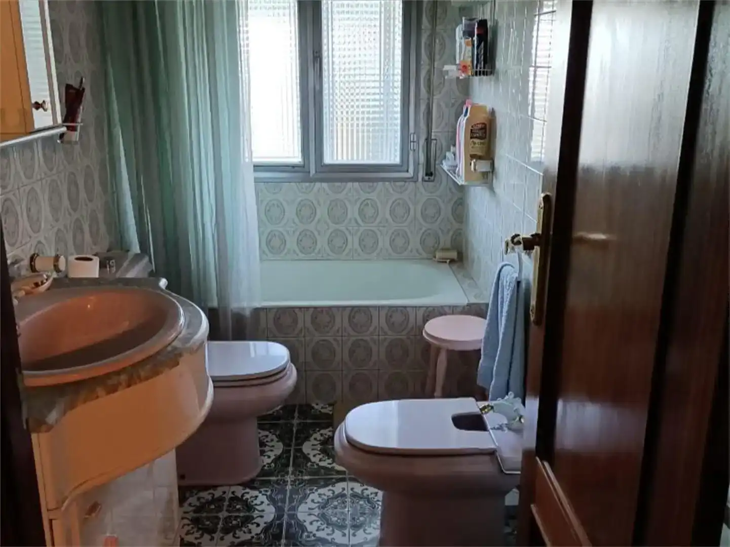 Baño de Piso en venta en Riofrío de Aliste con Jardín privado y Piscina