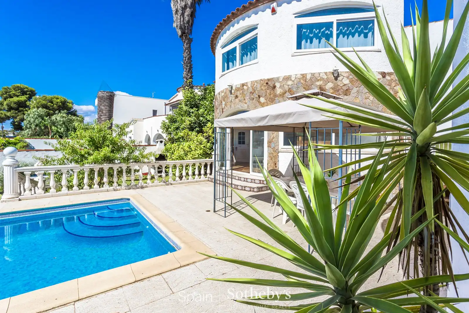 Casa amb piscina en venda a Carrer Falconera, imagen 2