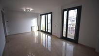 Living room of Flat to rent in Girona Capital  with Air Conditioner, Heating and Balcony