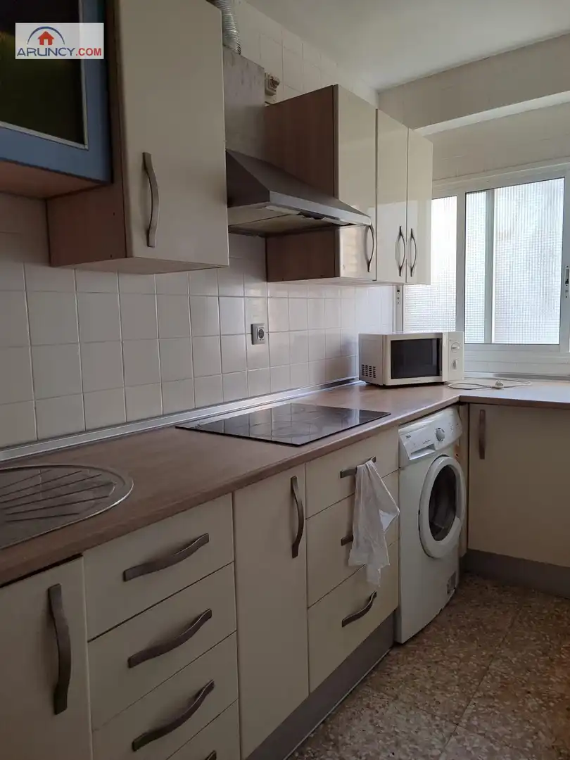 Cuina de Pis de lloguer en Sevilla amb Aire condicionat, Calefacció i Terrassa