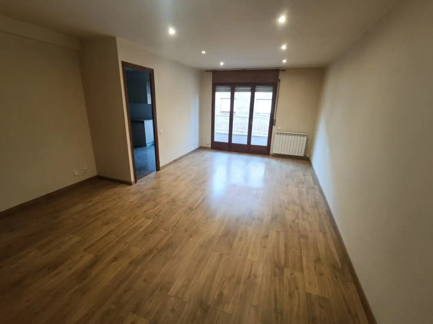 Sala de estar de Piso de alquiler en Berga con Calefacción, Parquet y Terraza