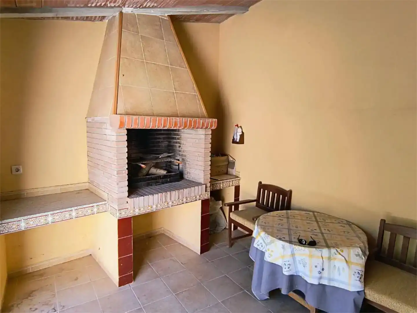 Casa adosada en venta en Ledaña con Jardín privado, Trastero y Amueblado