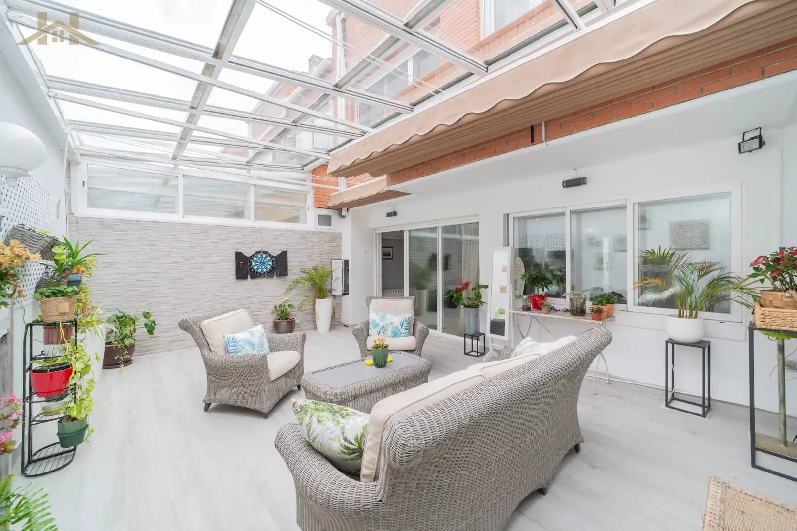 Terrasse von Einfamilien-Reihenhaus zum Verkauf in Madrid mit Klimaanlage, Heizung und Terrasse