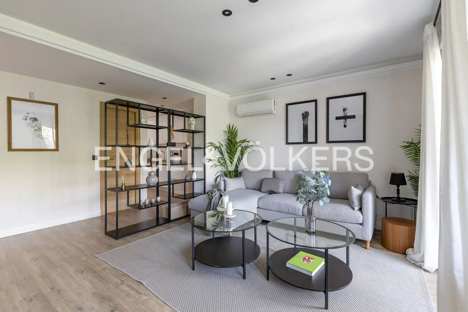 Living room of Flat for rent in Madrid  with Air Conditioner, Heating and Terrace
