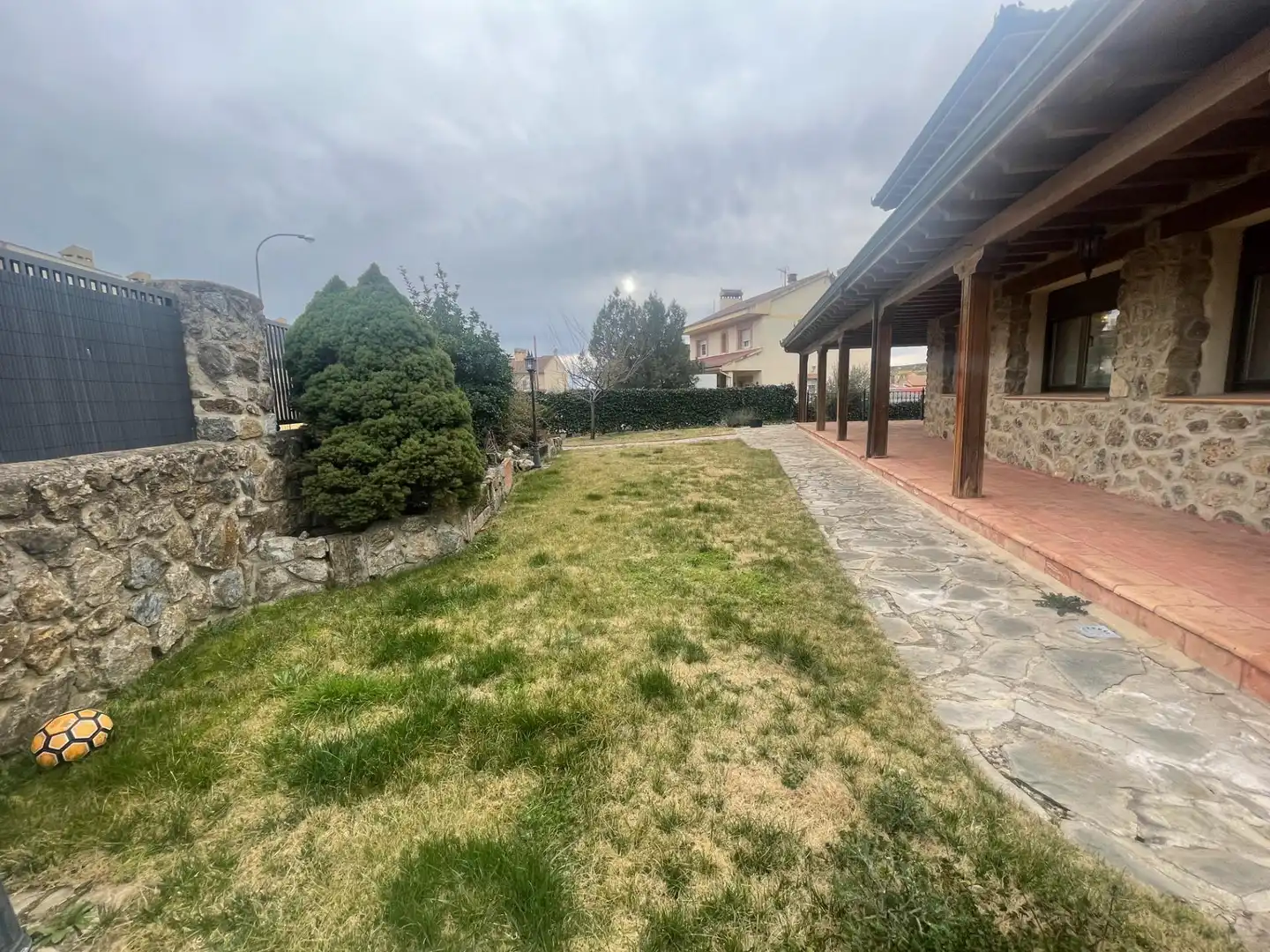 Jardín de Casa o chalet en venta en La Lastrilla  con Jardín privado, Terraza y Trastero