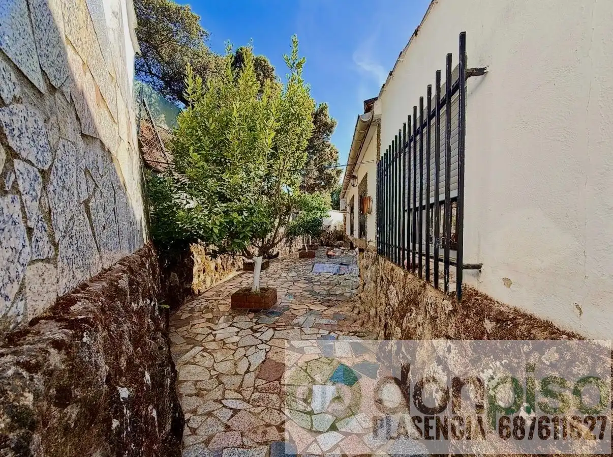 Casa rústica amb piscina en venda a Malpartida de Plasencia, imagen 9