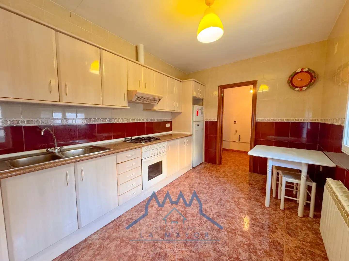 Küche von Einfamilien-Reihenhaus zum Verkauf in Malagón mit Heizung, Terrasse und Abstellraum