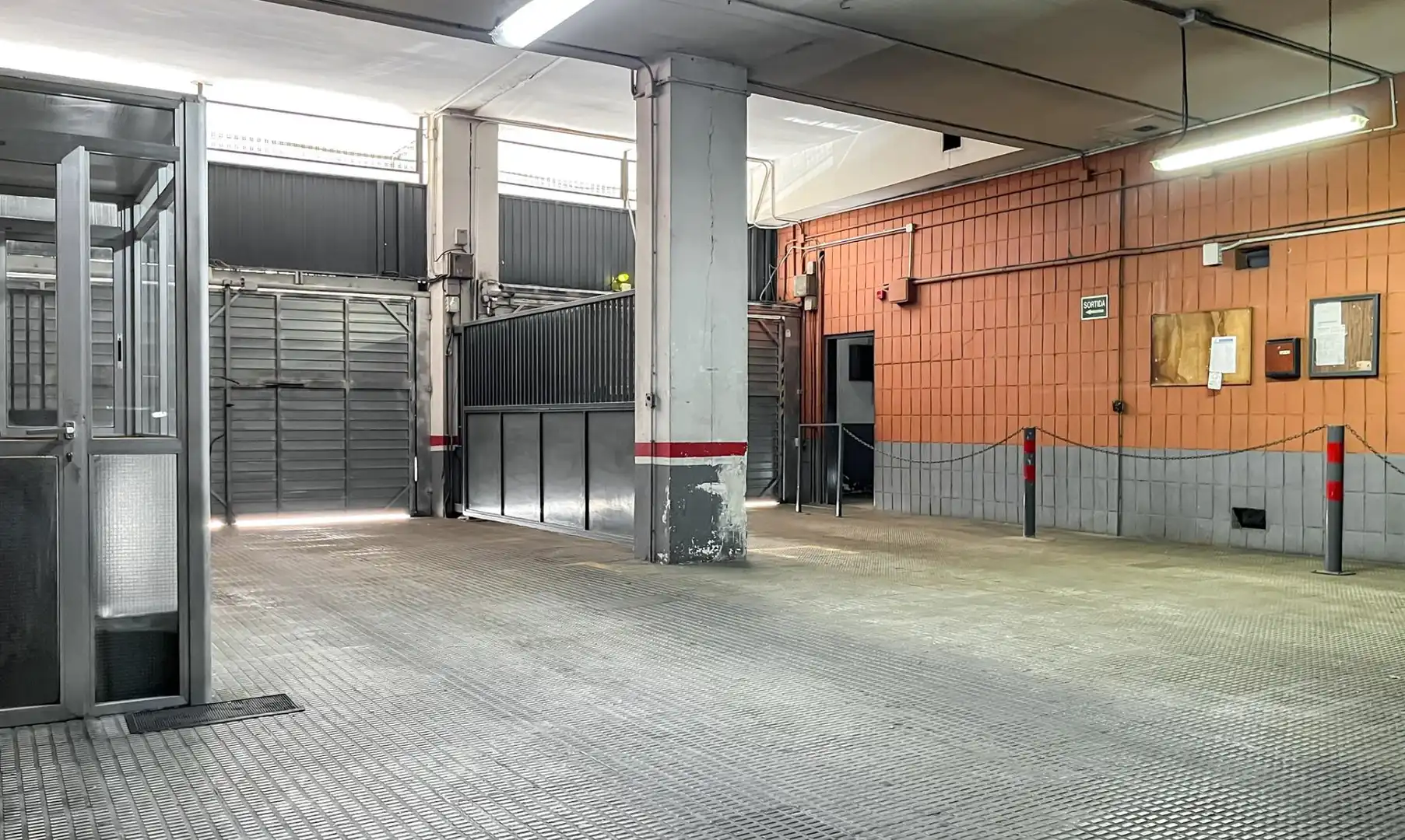 Parking of Garage for rent in Barcelona