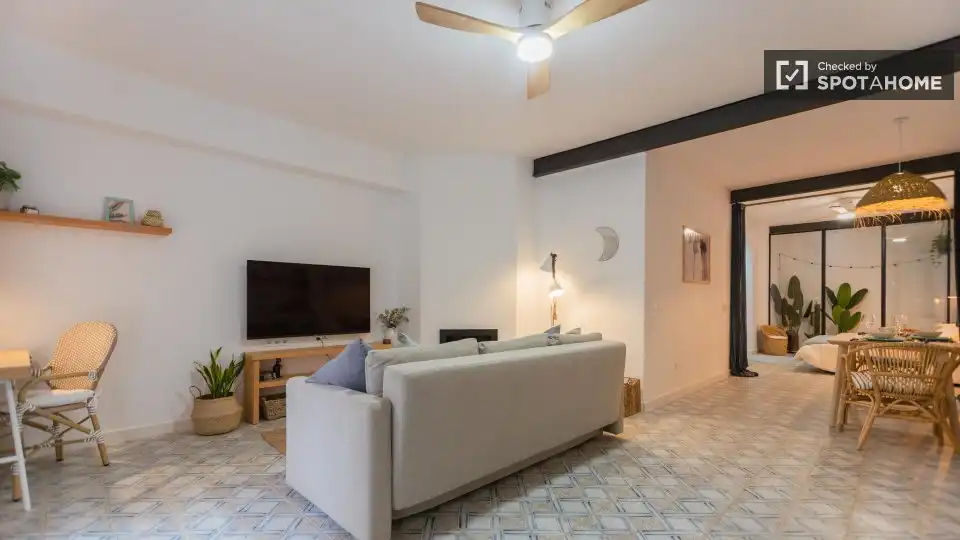 Living room of Flat for rent in Valencia  with Air Conditioner, Heating and Furnished