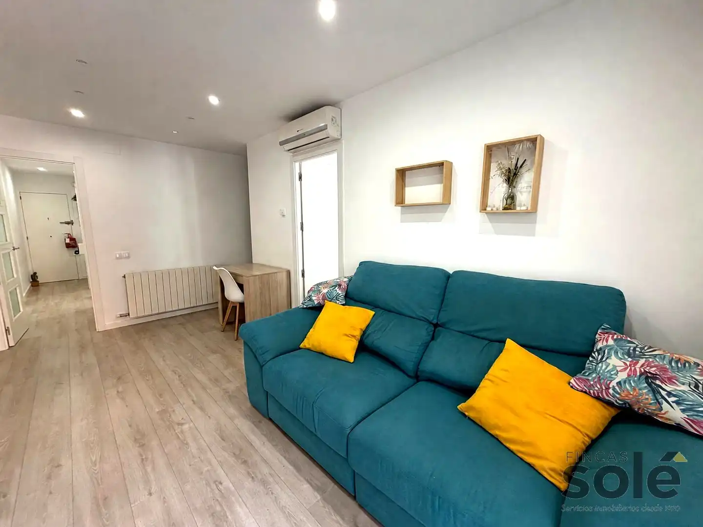 Sala d'estar de Pis en venda en Santa Coloma de Gramenet amb Aire condicionat i Calefacció