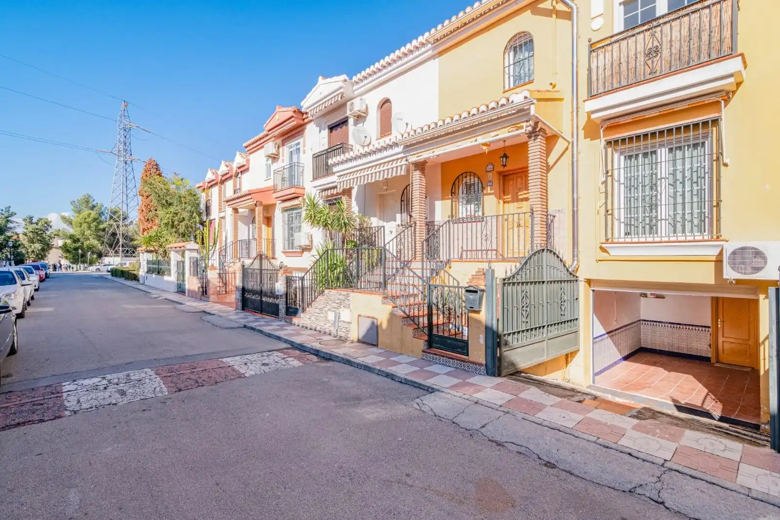 Casa adosada en venda a Cúllar Vega