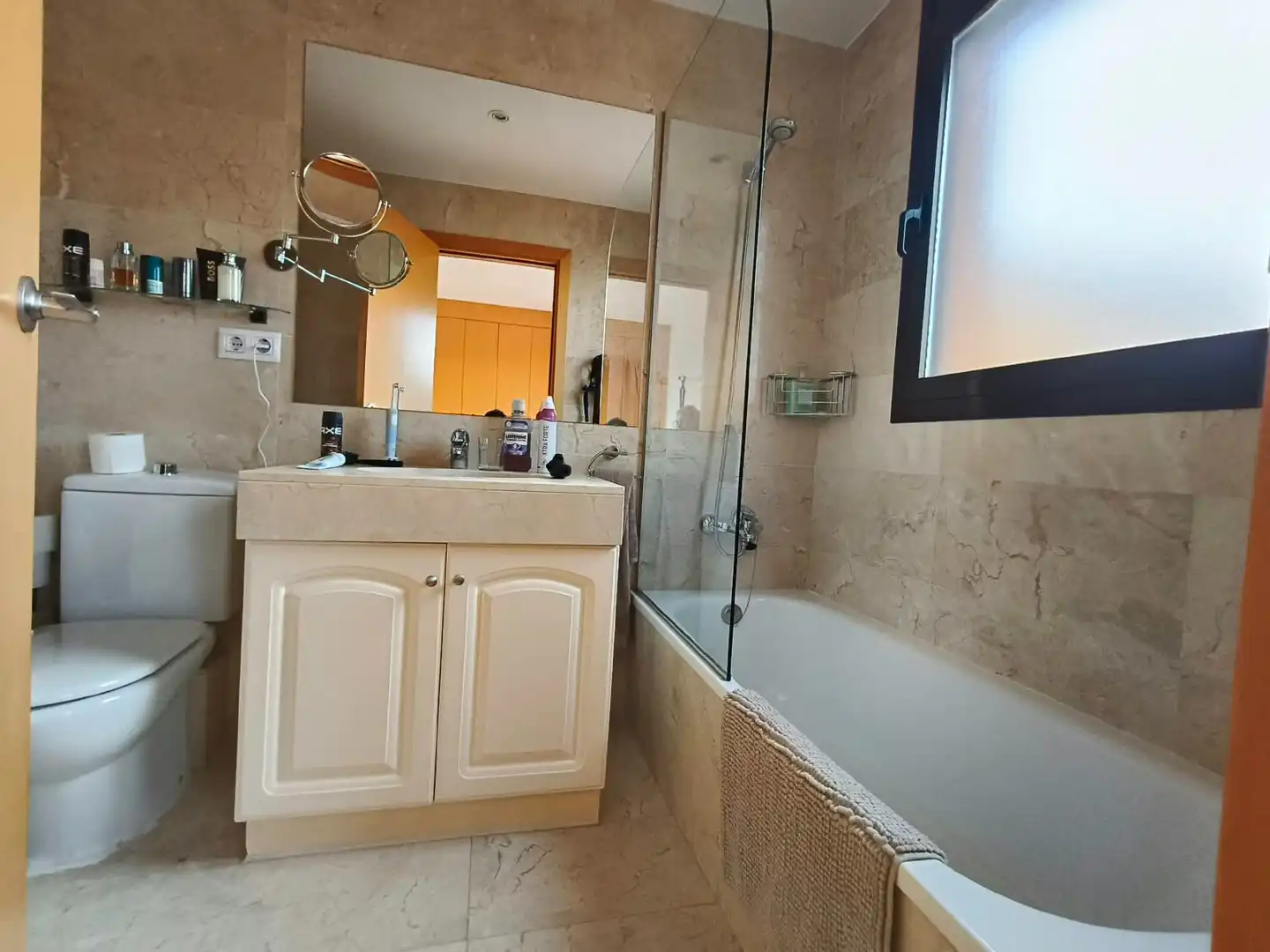 Badezimmer von Haus oder Chalet zum Verkauf in Arenys de Mar mit Klimaanlage, Heizung und Privatgarten