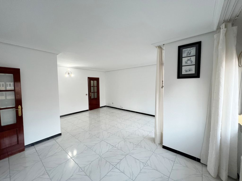 Sala d'estar de Pis en venda en Alcalá de Henares amb Terrassa