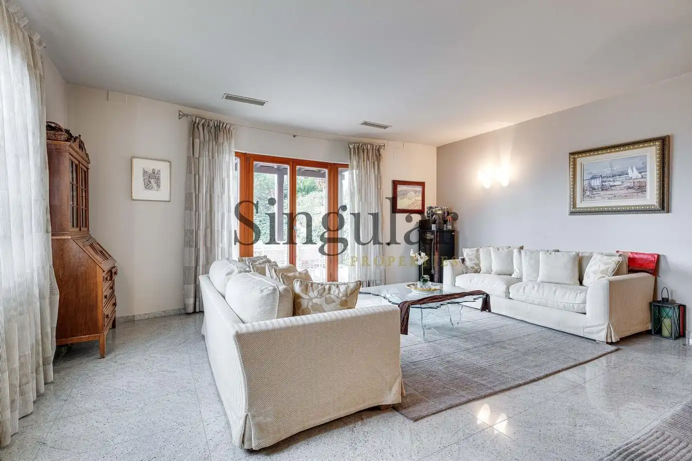 Sala d'estar de Casa o xalet en venda en Esplugues de Llobregat amb Calefacció, Piscina i Jacuzzi