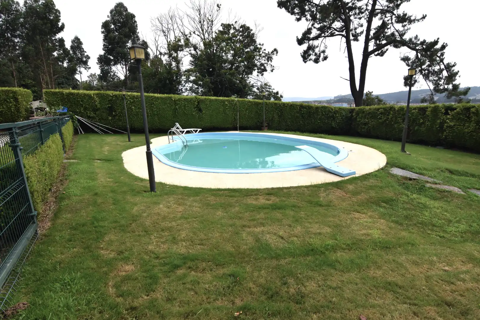 Piscina de Casa o chalet en venta en Oleiros con Calefacción, Jardín privado y Parquet