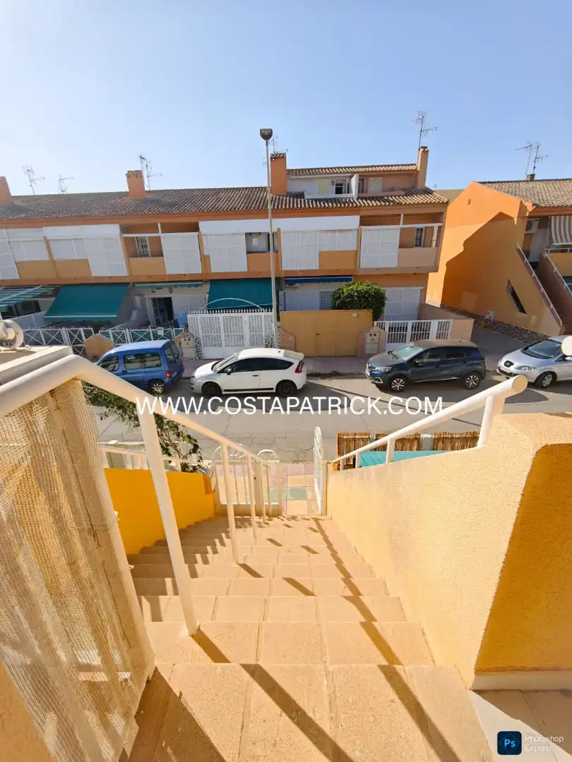 Vista exterior de Casa o chalet en venta en Los Alcázares con Amueblado, Horno y Lavadora